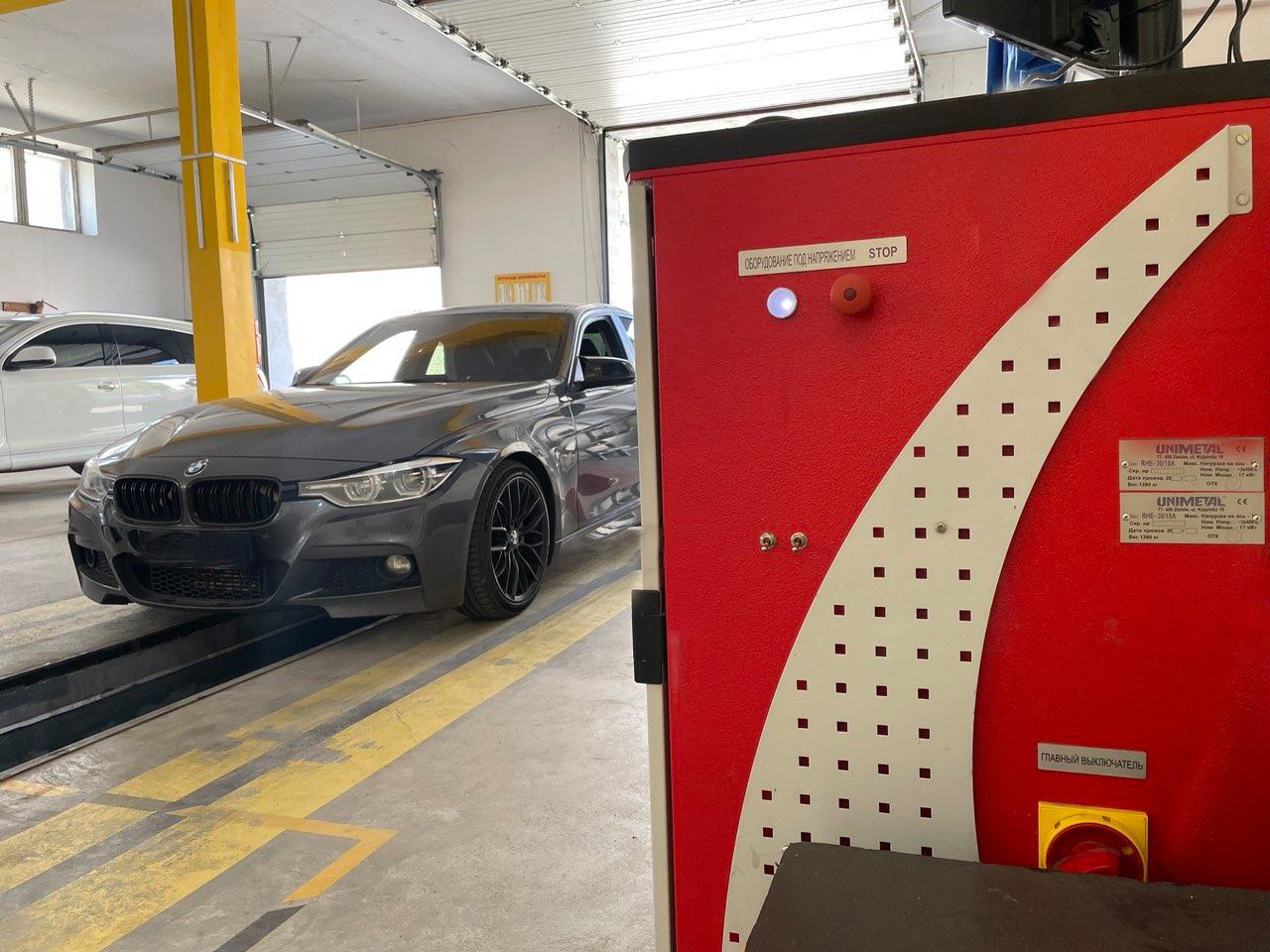 BMW на діагностичному обладнанні UNIVEZAL